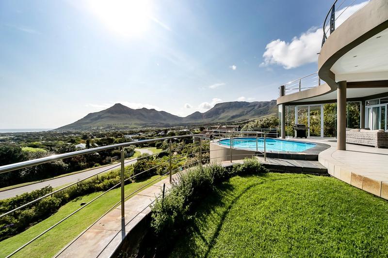 5 Bedroom Property for Sale in Crofters Valley Western Cape